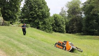 En vidéo : AS 1000 Ovis RC d'AS-Motor, une faucheuse à l'épreuve des pentes 