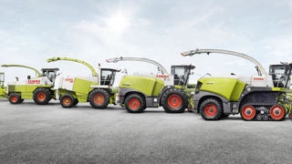 La première ensileuse Claas, la Jaguar 60 SF est sortie en 1973. La première ensileuse Claas, la Jaguar 60 SF est sortie en 1973.