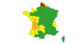 En fin d'après-midi, vers 16h00, Météo-France a placé le Pas de Calais en alerte rouge pour les risques de crues.