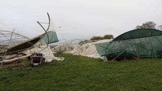Une ferme des Côtes-d'Armor sinistrée après le passage de la tempête Ciaran. Une ferme des Côtes-d'Armor sinistrée après le passage de la tempête Ciaran.