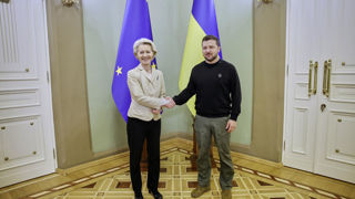 Des avancées avaient déjà été entrevues ce week-end lors de la visite d'Ursula von der Leyen en Ukraine. Des avancées avaient déjà été entrevues ce week-end lors de la visite d'Ursula von der Leyen en Ukraine.
