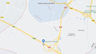 Une bétaillère transportant une cinquantaine de broutards s’est renversée sur l’autoroute A43 à hauteur de Saint-Laurent-de-Mure (Rhône), en direction de Chambéry.