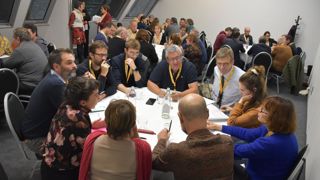 Plus de 600 personnes ont participé aux conférences et aux ateliers à Tours. Plus de 600 personnes ont participé aux conférences et aux ateliers à Tours.