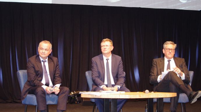 Lors de l’AG de Vivescia Industries, mardi 12 décembre, à Reims, Olivier Miaux, gérant de Vivescia Industries, Nicolas Demoury, président du conseil de surveillance de Vivescia Industries, et Christoph Büren, président du groupe Vivescia, ont fait état de bons résultats malgré un contexte économique mondial compliqué.