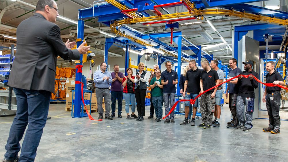 Inauguration des nouvelles installations au sein de l'usine par Jochen Schneider, vice président EMEAA chez Ariens. Inauguration des nouvelles installations au sein de l'usine par Jochen Schneider, vice président EMEAA chez Ariens.