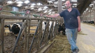 Vincent Verschuere, éleveur laitier dans l'Oise, vient d'être condamné pour nuisances sonores et olfactives de son exploitation.