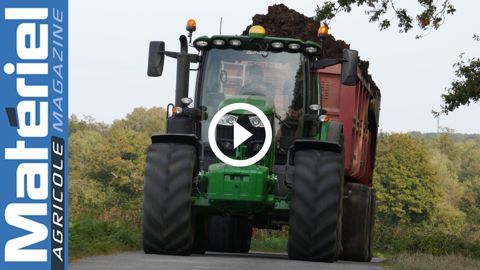 Le John Deere 6R 185 au déchaumage et au transport de fumier Le John Deere 6R 185 au déchaumage et au transport de fumier