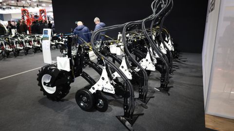 Agrisem Scalp : scalper, semer, fertiliser avec un seul outil