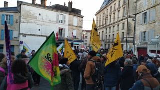 Sur cette photo, un rassemblement organisé en soutien aux neuf organisateurs présumés de manifestations « antibassines », le 28 novembre 2023 à Niort. Sur cette photo, un rassemblement organisé en soutien aux neuf organisateurs présumés de manifestations « antibassines », le 28 novembre 2023 à Niort.