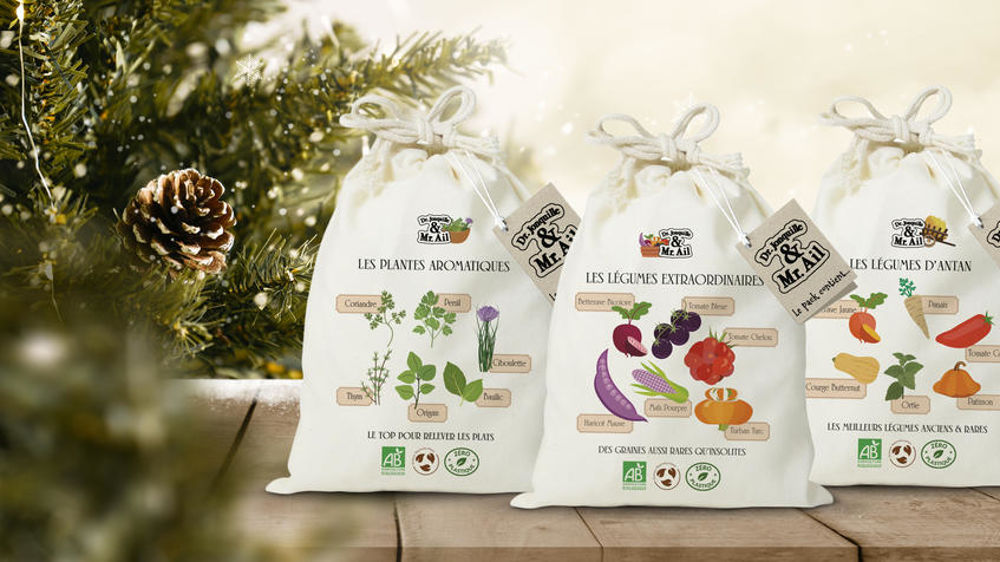 Avec le slogan « Pourquoi ne pas offrir du vivant ? », l’enseigne a adapté la scénographie de ses kits de jardinage bio. Avec le slogan « Pourquoi ne pas offrir du vivant ? », l’enseigne a adapté la scénographie de ses kits de jardinage bio.