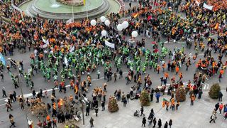 Les trois grands syndicats espagnols appellent à leur tour à la mobilisation. Les trois grands syndicats espagnols appellent à leur tour à la mobilisation.