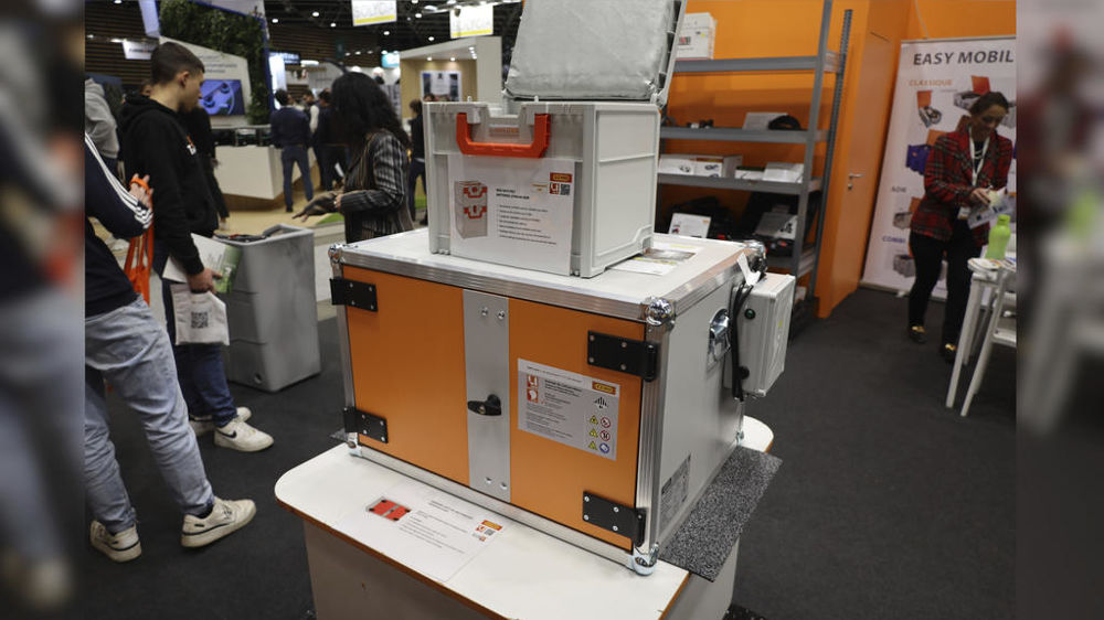 Des solutions sécurisées de stockage et de transport des batteries lithium, présentées ici au salon Paysalia 2023.
