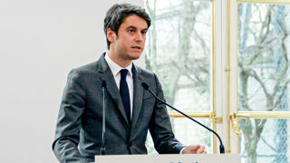 Gabriel Attal a fait savoir que les premières mesures de simplification sont sorties par décret comme celle concernant le curage des cours d'eau ou la réduction des délais de recours. Gabriel Attal a fait savoir que les premières mesures de simplification sont sorties par décret comme celle concernant le curage des cours d'eau ou la réduction des délais de recours.