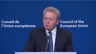 Janusz Wojciechowski envisage la mise en place d'écorégimes volontaires concernant la BCAE1. Janusz Wojciechowski envisage la mise en place d'écorégimes volontaires concernant la BCAE1.