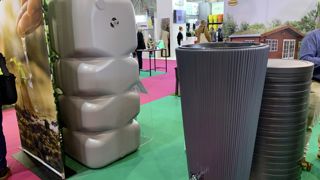 Selon une étude récente de Kantar pour Valhor, pour arroser leurs végétaux, la moitié des Français utilisent de l’eau de récupération, l’autre moitié, de l’eau du réseau. Selon une étude récente de Kantar pour Valhor, pour arroser leurs végétaux, la moitié des Français utilisent de l’eau de récupération, l’autre moitié, de l’eau du réseau.