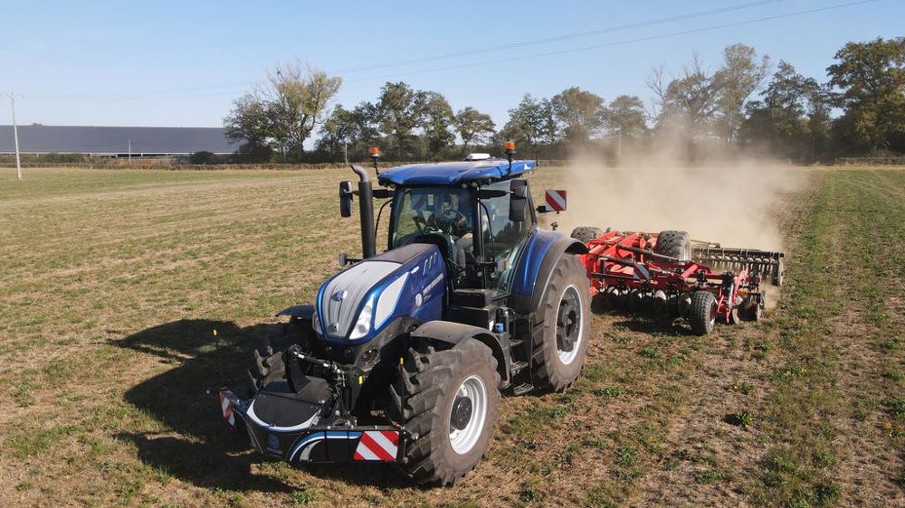 Le T7.300 Auto Command trône en haut de la hiérarchie des T7 à châssis long et hérite de composants des grands frères T7 HD.