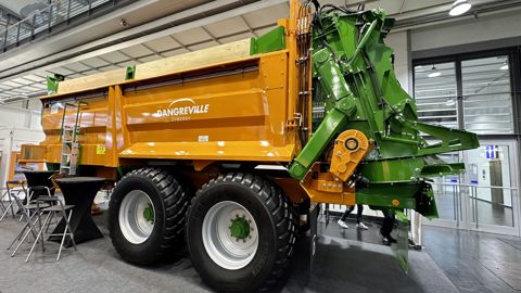 Le Fertilizer de Dangreville embarque des boîtiers de renvoi d'angle.