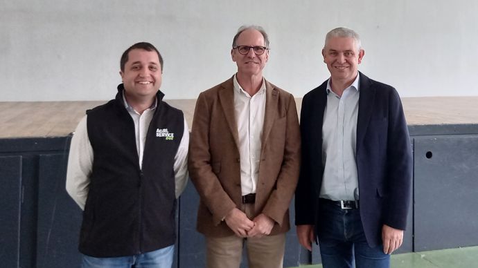De gauche à droite, Pierre Castagnos, directeur opérationnel d'Agriservice 640, Denis Huré, DG d'Agriservice 640, et Loïc Poirier, DG d'Impaact.