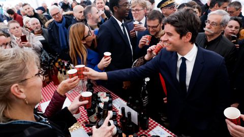 Gabriel Attal a précisé les annonces sur les nouvelles mesures agricoles, le 27 avril, à Pirou (Manche)