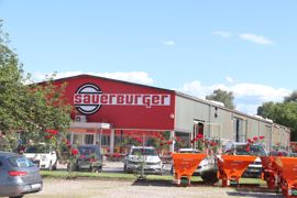 Deux ailes composent l’usine du constructeur allemand Sauerburger : l'une est affectée à la fabrication et à l’assemblage des outils Sauerburger, l’autre, à l’assemblage des tracteurs de pente Grip 4.