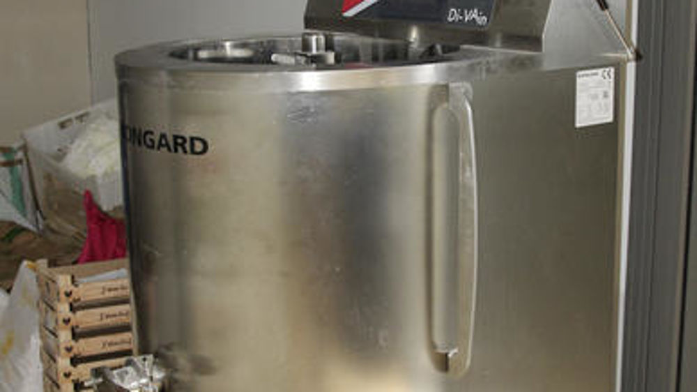 Ce modèle dispose d’une cuve de 120 kg pour une capacité journalière de 80 kg de levain.