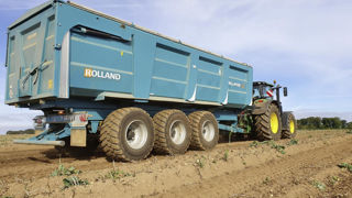 Si les tracteurs, outils traînés et véhicules agraires équipés d'une simple ligne de freinage restent autorisés, seuls les engins neufs équipés d'une double ligne seront vendus à partir du 1er janvier 2025. Si les tracteurs, outils traînés et véhicules agraires équipés d'une simple ligne de freinage restent autorisés, seuls les engins neufs équipés d'une double ligne seront vendus à partir du 1er janvier 2025.