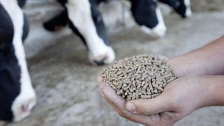 Une méthode pour déterminer les émissions de carbone d'un aliment, avec un objectif de réduction de 20 % en six ans. Une méthode pour déterminer les émissions de carbone d'un aliment, avec un objectif de réduction de 20 % en six ans.