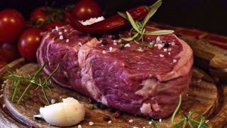 Les Français ont un peu moins d'appétit pour la viande. Les Français ont un peu moins d'appétit pour la viande.
