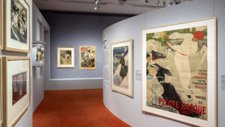 L'exposition En jeu ! relie l'invention du sport et les courants artistiques du début du XXe siècle. L'exposition En jeu ! relie l'invention du sport et les courants artistiques du début du XXe siècle.
