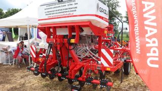 Le semoir strip-till Grizli va de 7 à 9 rangs.