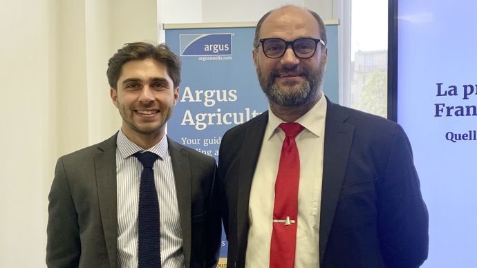 Maxence Devillers, analyste marché, et Gautier Le Molgat, directeur général d’Argus Media France, ont dressé le bilan de la production de blé tendre 2024 et analysé le marché mondial, lors d'une conférence de presse, jeudi 29 août à Paris.
