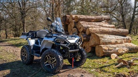 Le quad Polaris Sportsman 570 X2 mise sur sa polyvalence. Le quad Polaris Sportsman 570 X2 mise sur sa polyvalence.