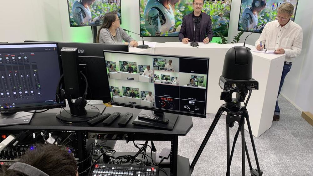 Le Lien horticole et différentes filiales du groupe NGPA auquel il appartient vous donnent rendez-vous au Salon du végétal. Parmi les temps forts proposés, l’enregistrement de deux podcasts le mardi après-midi… Le Lien horticole et différentes filiales du groupe NGPA auquel il appartient vous donnent rendez-vous au Salon du végétal. Parmi les temps forts proposés, l’enregistrement de deux podcasts le mardi après-midi…