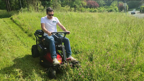 La version Outlander (mulching) du Country Rider de Pubert. La version Outlander (mulching) du Country Rider de Pubert.