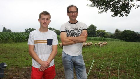 Une belle entente lie aujourd’hui Bernard Joan et Mathis Delecourt, apprenti en alternance  qui souhaite devenir éleveur.