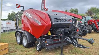 La presse à chambre fixe Case IH 545 Silage Pack reçoit un boîtier renvoi d'angle 1 000 tr/min. La presse à chambre fixe Case IH 545 Silage Pack reçoit un boîtier renvoi d'angle 1 000 tr/min.