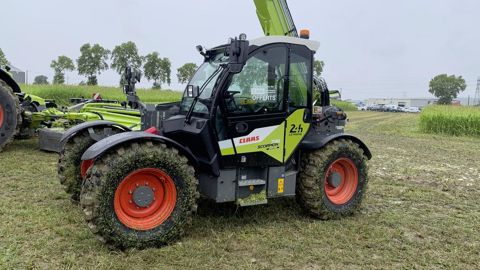 Le chargeur Claas Scorpion 738 a été présenté au public lors d'Innov-agri 2024 à Ondes.