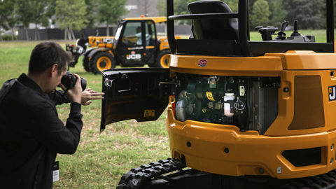 Les moteurs Rehlko équipent divers engins agricoles, de TP et de manutention. Les moteurs Rehlko équipent divers engins agricoles, de TP et de manutention.