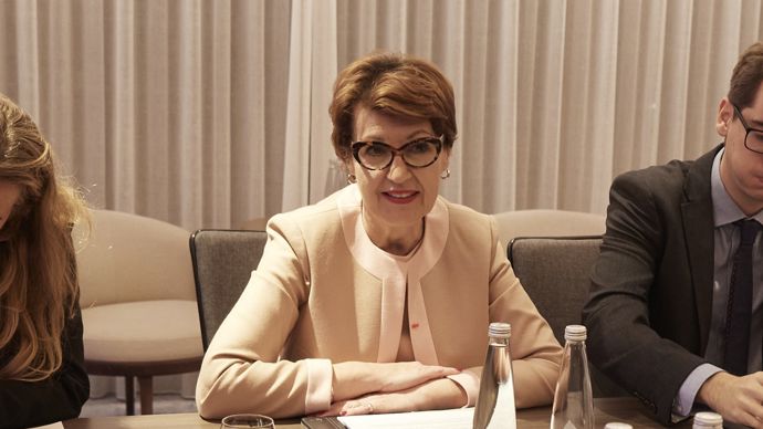 Alors que le Sommet de l'élevage s'ouvre mardi, les éleveurs attendent des réponses d'Annie Genevard sur plusieurs dossiers brûlants.