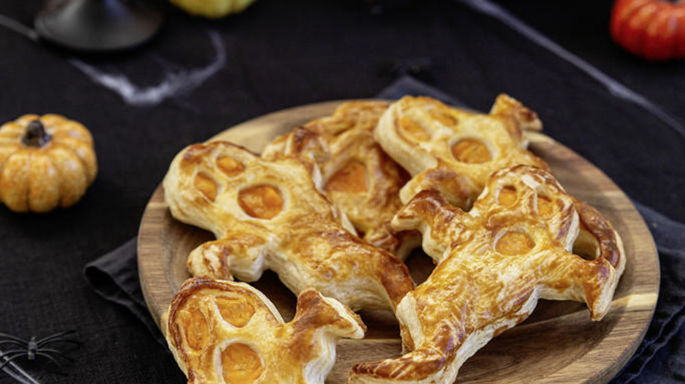 Feuilletés fantômes à la mimolette Isigny Sainte-Mère.