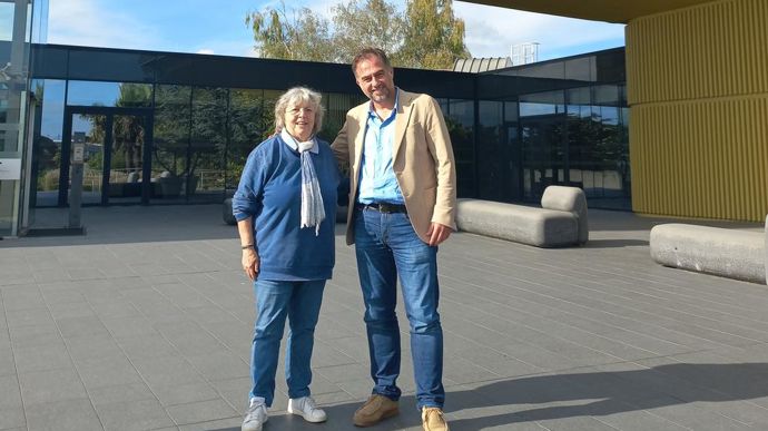 Marie-Hélène Collet, la présidente de l'association des anciens salariés d'Euralis, au côté de Thierry Souchon, le DRH du groupe coopératif.