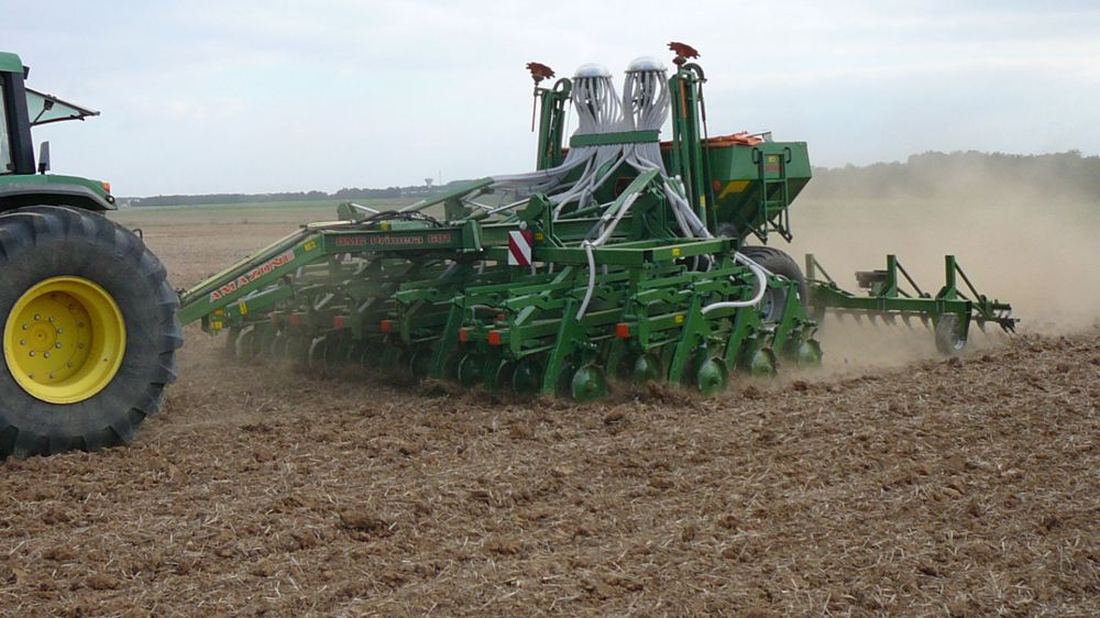 Il est nécessaire d’ajuster les densités de semis à la hausse en fonction de la qualité d’implantation attendue et du retard pris, rappellent les équipes Arvalis Auvergne/Centre/Ile-de-France.