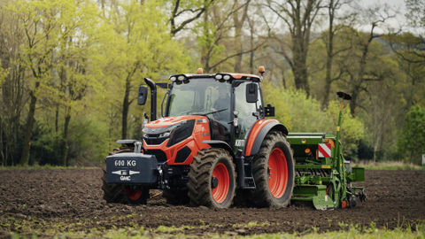 Kioti complète son offre de tracteurs avec le HX 1402, affichant 140 ch. Kioti complète son offre de tracteurs avec le HX 1402, affichant 140 ch.