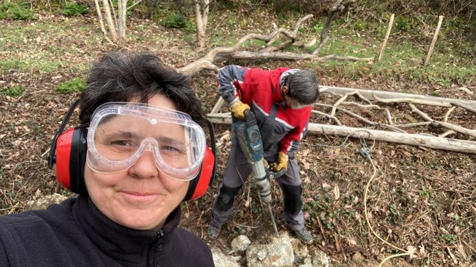Après un parcours dans la bureautique, l'informatique, les applications spécialisées... Natacha Verdeilles a choisi de se former pour travailler dans le paysage. Un parcours d'une grande ténacité.