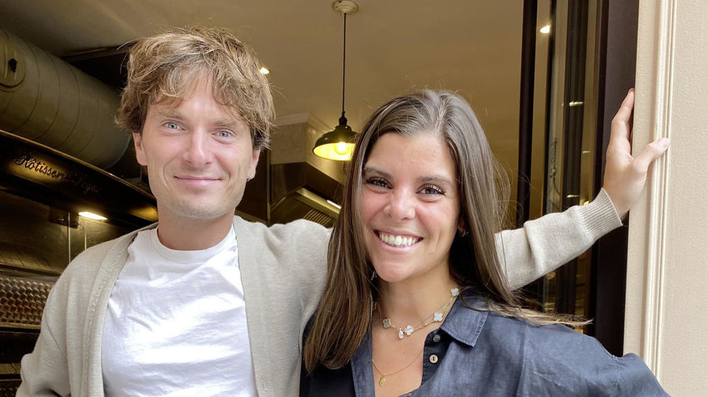 Cofondateurs de la rôtisserie Segar, Elena Araoz et Victor Seguineau partagent des valeurs et des saveurs communes.