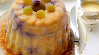 Pudding aux pommes et aux raisins. Pudding aux pommes et aux raisins.