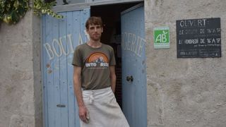 En plus des Amaps et des boulangeries, Amédée Hiault ouvre son fournil, situé au centre du village de Lestiou, deux fois par semaine. En plus des Amaps et des boulangeries, Amédée Hiault ouvre son fournil, situé au centre du village de Lestiou, deux fois par semaine.