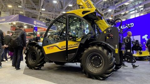New Holland ajoute ce TH6.26 à sa gamme de télescopiques, annonce faite à l'Eima. New Holland ajoute ce TH6.26 à sa gamme de télescopiques, annonce faite à l'Eima.