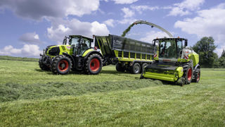 Les Jaguar 900 de Claas bénéficient de nombreuses améliorations pour la prochaine campagne. Les Jaguar 900 de Claas bénéficient de nombreuses améliorations pour la prochaine campagne.