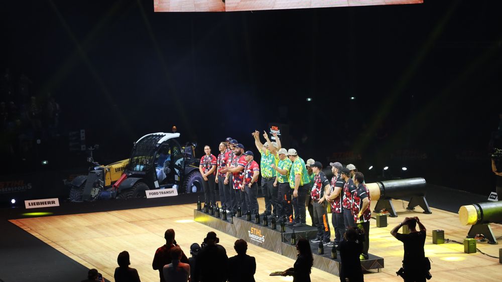 L'Australie sur la première marche du podium avec un résultat de 43,15 secondes, nouveau record du monde de battu. Les Etats-Unis se classent deuxième devant le Canada.